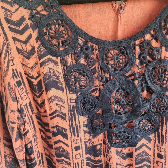 Gentle Fawn Geometric Orange and Black print dress with Lace. Size XS Rayon - Picture 4 of 7